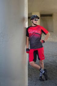 Force MTB-11 červené cyklistické kraťasy s odnímatelnou vložkou