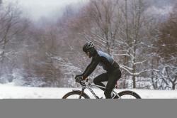 Force BULL HUE černá-šedá cyklistická přilba