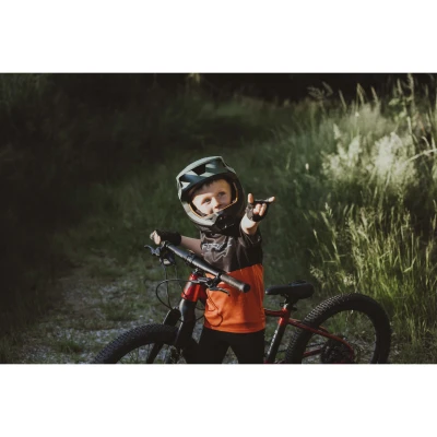 Force DROP zeleno černá downhill přilba