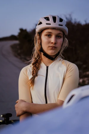 Force IBEX MTB béžová cyklistická přilba