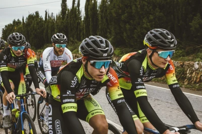 Force LYNX černá mat/lesk cyklistická přilba
