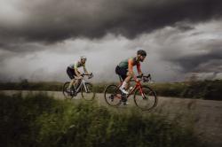 Force NAOS čierna cyklistická prilba