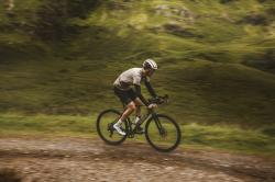 Force NEO bronzovo-černá cyklistická přilba