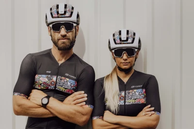 Force NEO VIVID bílo-černá cyklistická přilba