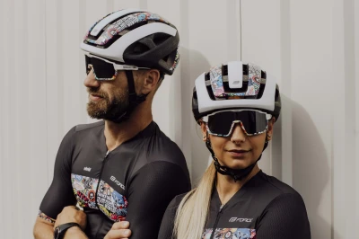Force NEO VIVID bílo-černá cyklistická přilba