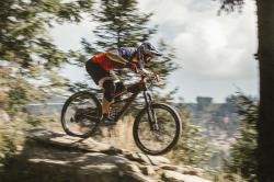 Force TIGER downhill cyklopřilba