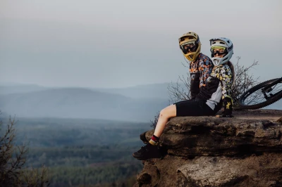 Force Přilba VENOM downhill, hnědá