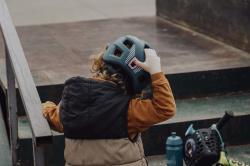 Force ZEBU s blikačkou petrolejová dětská cyklistická přilba