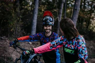 Force RECKLESS černo-červeno-modrý mtb dres - dl. rukáv POUZE XL (VÝPRODEJ)