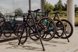 Force Stojan skládací RACE -170cm , ocelový, černý