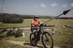 Force STORM čierno-sivé cyklokraťasy s odnímateľnou vložkou