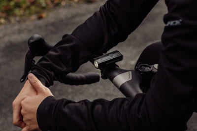 Force Světlo přední DOT 300LM USB, černé