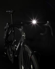 Force Světlo přední FLUX 200LM USB, černé