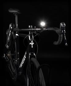 Force Světlo přední FLUX 550LM USB, černé