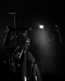 Force Světlo přední LUX 100LM baterie, černé