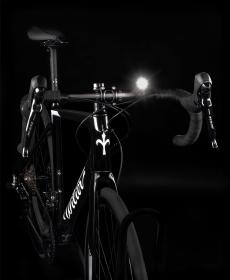 Force Svetlo predné PIPE 550LM USB, čierne