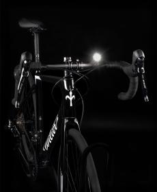 Force Světlo přední PIPE 550LM USB, černé