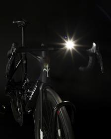 Force Světlo přední STOGIE 900 LM, USB, černé