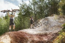 Force TEAM PRO černo-šedé cyklokalhoty se šráky a vložkou