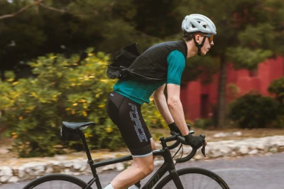 Force VISION černá cyklistická vesta - neprofuk