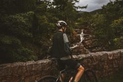 Force Vesta WIND černá, síťovaná záda