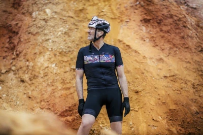 Force VIVID černý cyklistický dres - kr. rukáv POUZE S (VÝPRODEJ)