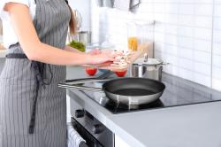 G21 Pánev Gourmet Magic 28 cm s poklicí, nerez