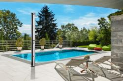 G21 Solární sprcha Amber 60 l, černo-stříbrná