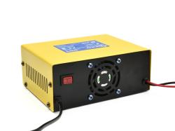 GEKO Mikroprocesorová nabíječka autobaterií LCD 6/12/24V GEKO
