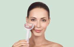 Geske Micro Needle FaceBody Roller starlight kosmetický přístroj