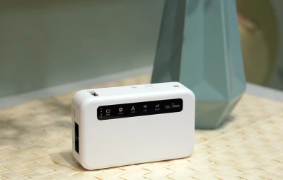 GL.iNet Puli GL-XE300-BAT bílý 4G router