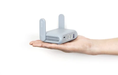 GL.iNet Beryl AX GL-MT3000 světle šedý Wi-Fi 6 router