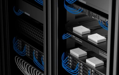 GL.iNet Comet PoE GL-RM1PE stříbrný KVM přepínač