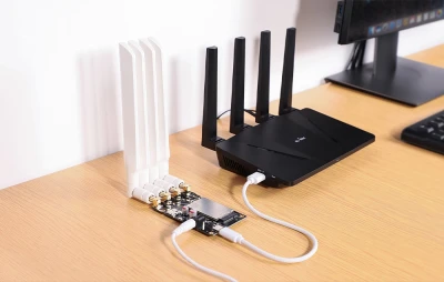 GL.iNet Flint GL-AX1800 tmavě šedý router