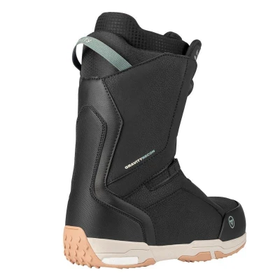 Gravity Contra 25/26 snowboard + Gravity Drift black/sage vázání + Gravity Recon Atop black boty + sleva 1000,- na příslušenství