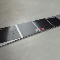 Gravity Cosa 23/24 pánský snowboard + sleva 400,- na příslušenství