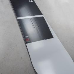 Gravity Cosa 23/24 pánský snowboard + sleva 400,- na příslušenství