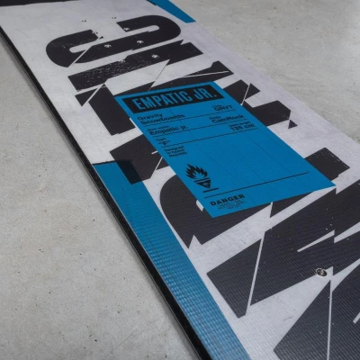 Gravity Empatic Jr 23/24 dětský snowboard + sleva 200,- na příslušenství