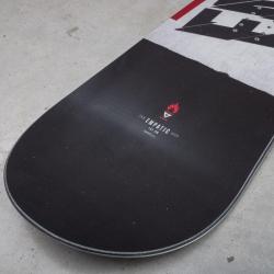 Gravity Empatic snowboard + Gravity Drift black vázání + sleva 400,- na příslušenství