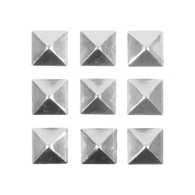Gravity Pyramid Studs silver grip