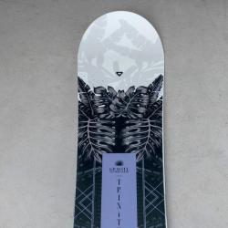 Gravity Trinity 24/25 snowboard + Raven Fastec FT360 white vázání + Raven Pearl white boty