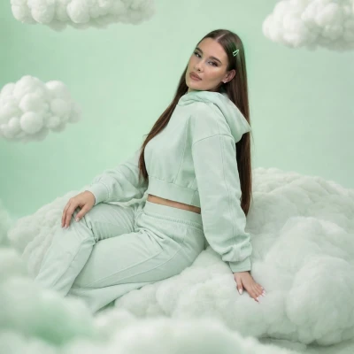 GymBeam Dámská mikina Cropped Mochi Green