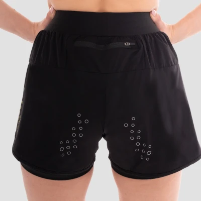GymBeam Pace Black dámské 2in1 šortky