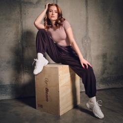 GymBeam Dámské tepláky Aura Tee Brown