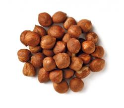 GymBeam Lískové ořechy 500 g