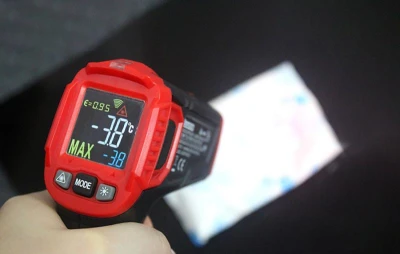 Habotest Bezkontaktní laserový teploměr HT650A