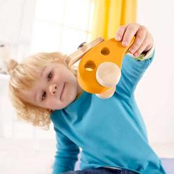 Hape DŘEVO Baby helikoptera mini oranžová pro miminko (dřevěná hračka)