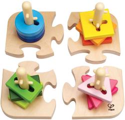 Hape DŘEVO Baby puzzle kreativní navlékací na tyčce (dřevěná hračka)