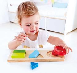 Hape DŘEVO Baby puzzle vkládací geometrické tvary set 6 dílků oboustranné