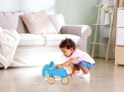 Hape DŘEVO Sloník baby tahací na kolečkách (dřevěná hračka)
